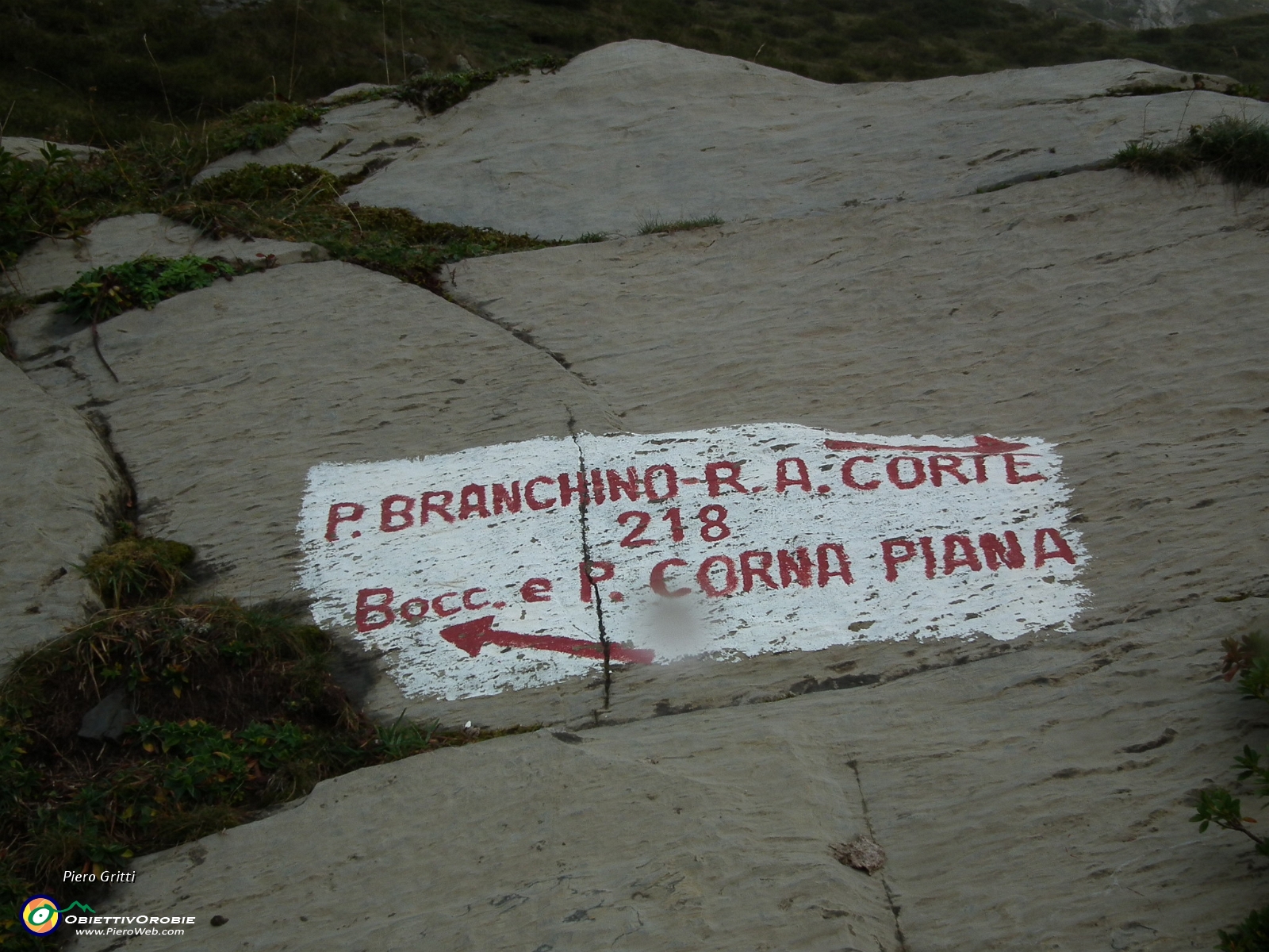 10 prendiamo il sentiero per la Bocchetta e Passo di Corna Piana....jpg